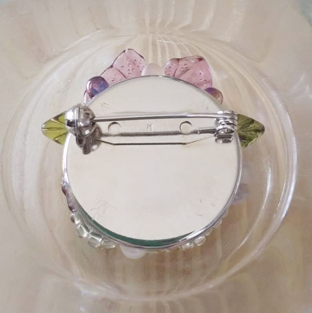 ブローチの裏側